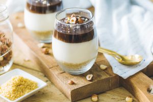 VANILLA CHEESECAKE WITH HAZELNUTS AND CHOCOLATE GANACHE